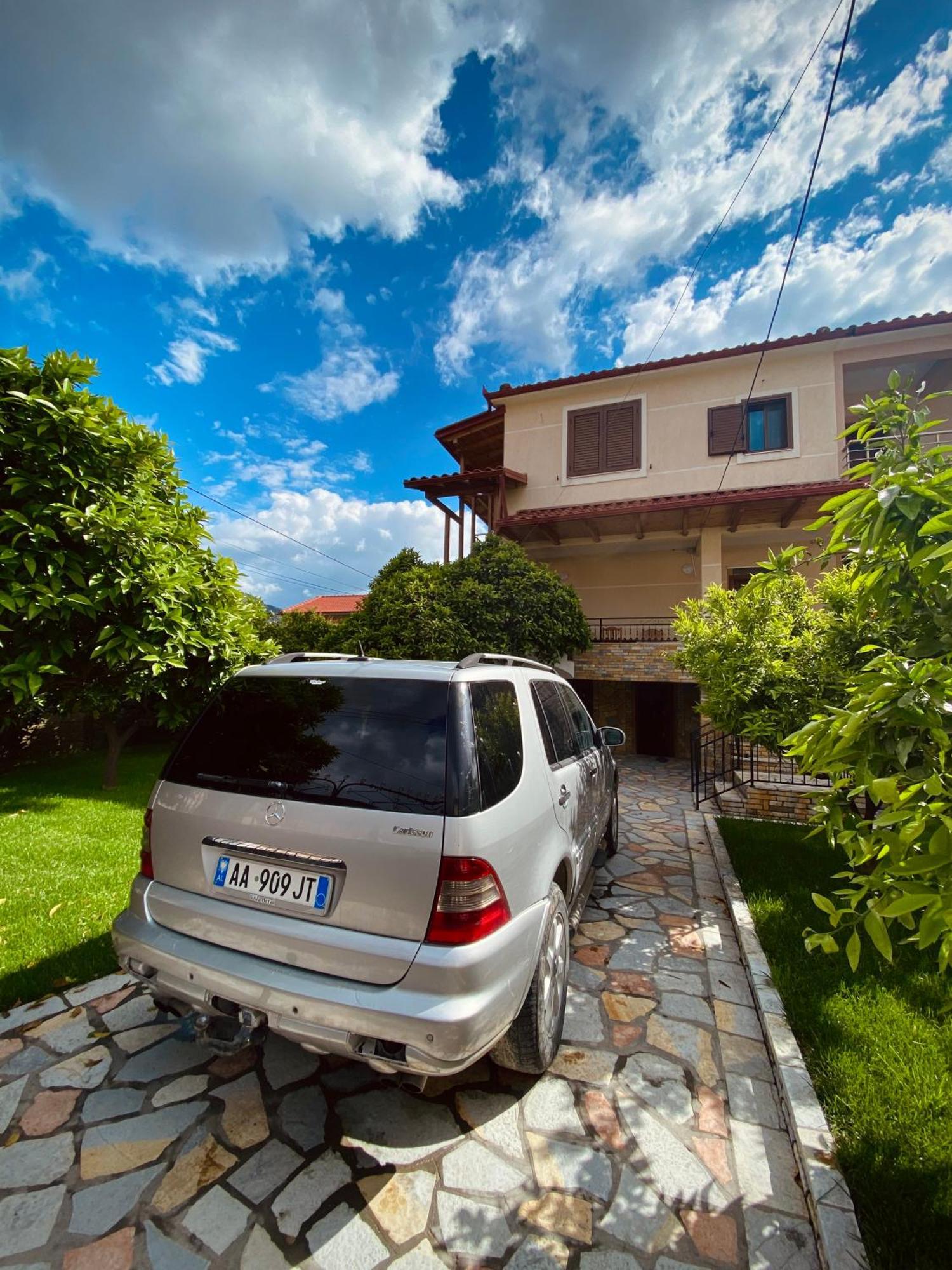 Villa Berat Exterior foto